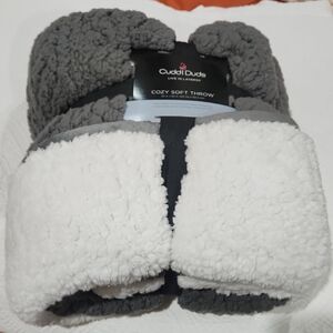 Cuddl Duds Cozy Soft Throw in Gray and White
